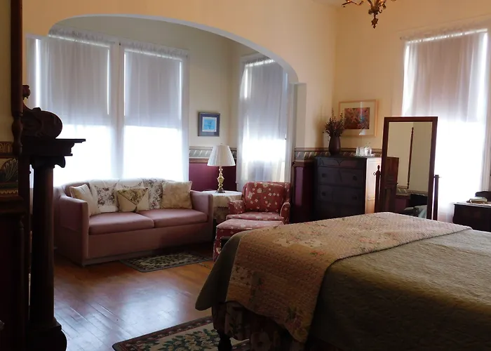 Victorian 3* Pensacola