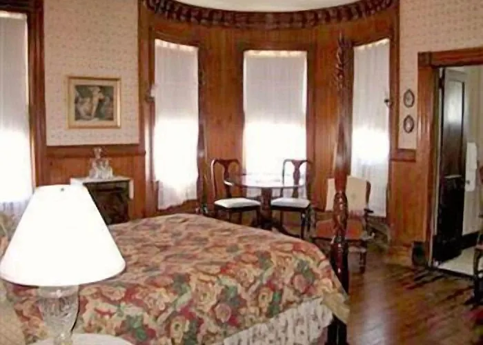 Victorian 3* Pensacola
